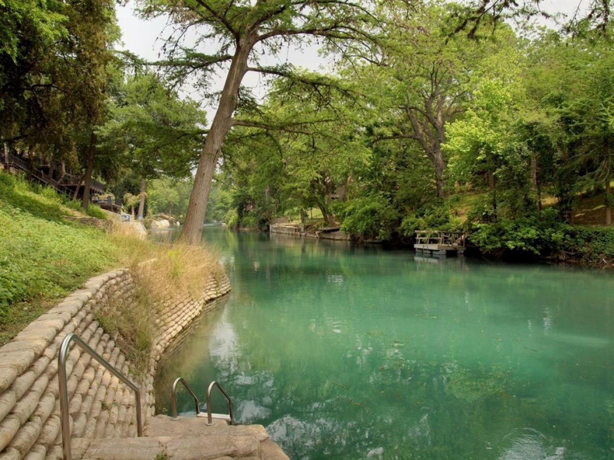 Camp Warnecke Comal River Views - Camp Warnecke - C206 New Braunfels Exterior photo