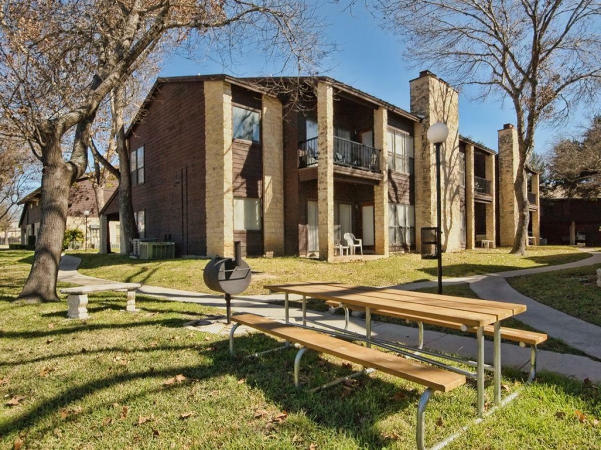 Camp Warnecke Comal River Views - Camp Warnecke - C206 New Braunfels Exterior photo